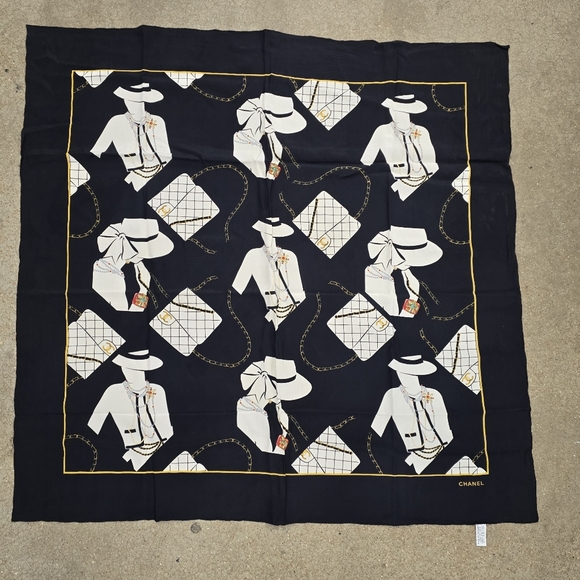 Auth CHANEL Mademoiselle Black White Scarf 03K - Picture 1 of 3